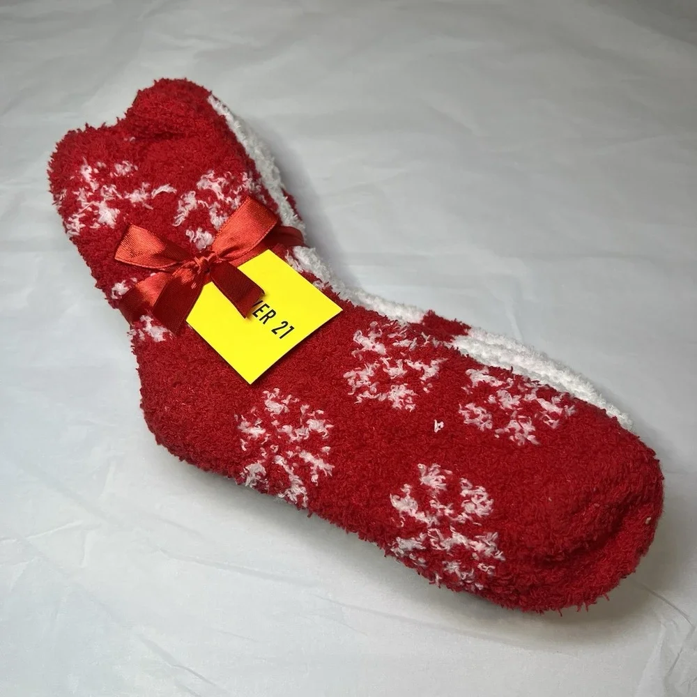 Forever 21 Women's‎ Set of 3 Xmas Socks Valentine Cozy Fluffy Shoe Size 5-9 NWT